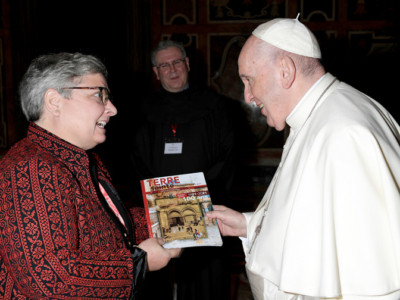 Terre Sainte Magazine reçu par le pape François