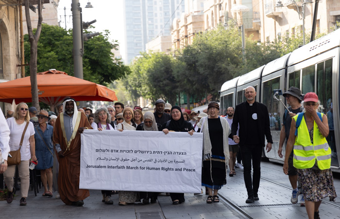 Marche interreligieuse à Jérusalem, une lueur d’espoir dans un contexte sombre