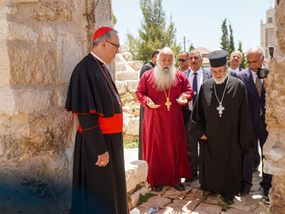 Vent de paix sur Taybeh : le Cardinal Pizzaballa rend visite aux chrétiens
